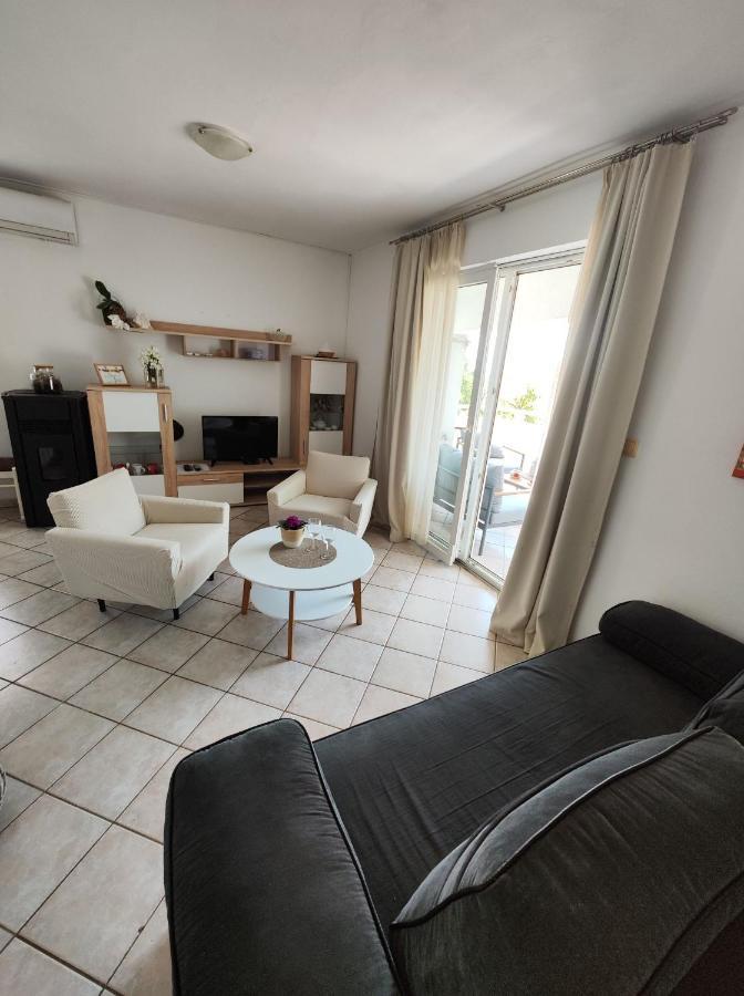 Apartments Snjezana ノヴィ・ヴィノドロスキー エクステリア 写真